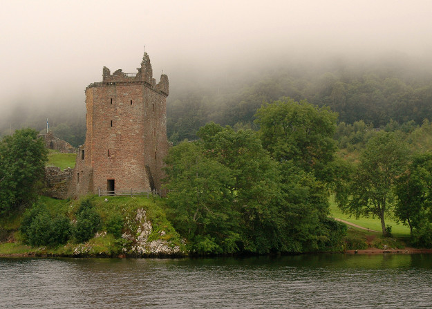 urquhart castle loch ness